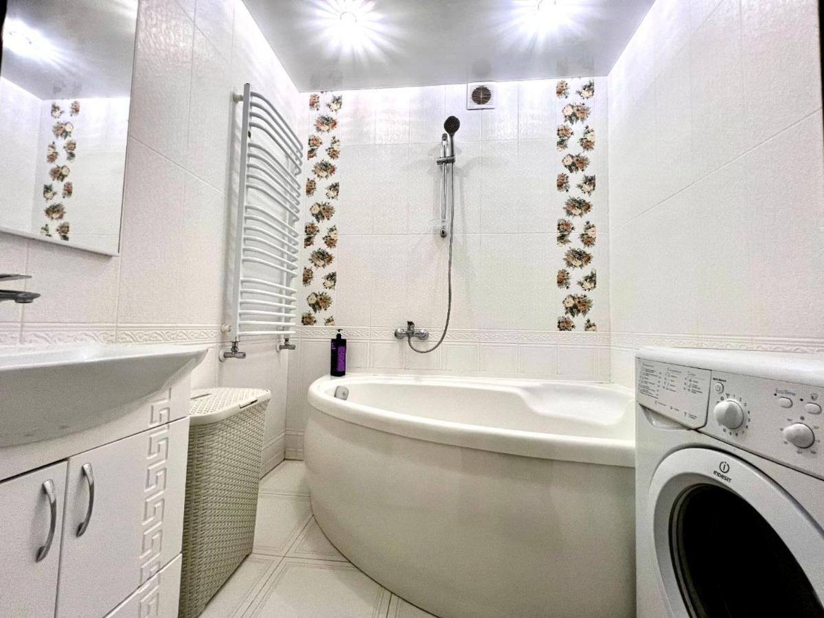 Apartpoltava Двокімнатні Апартаменти, До 6 Спальних Місць, Кутова Ванна, Корпусний Парк, Документи Для Відрядження Exterior photo