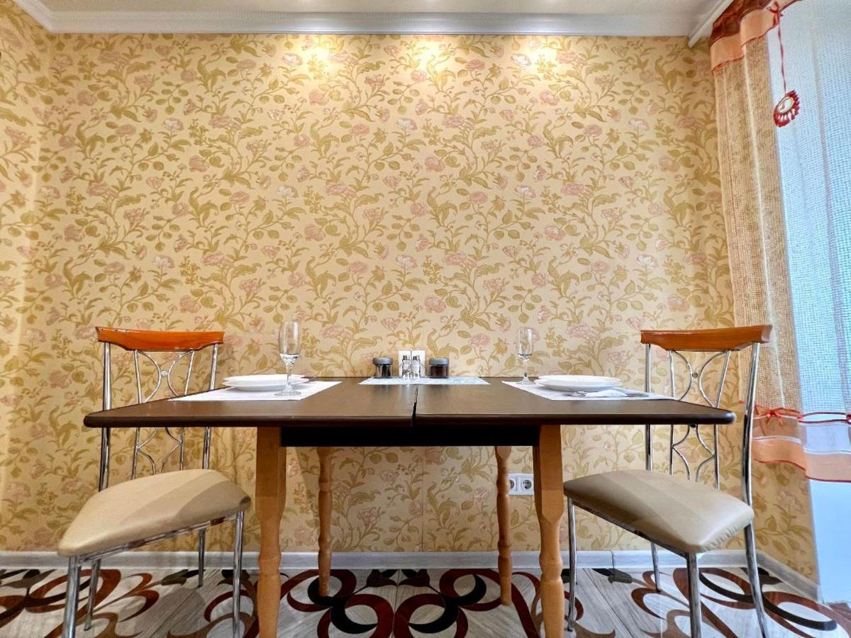 Apartpoltava Двокімнатні Апартаменти, До 6 Спальних Місць, Кутова Ванна, Корпусний Парк, Документи Для Відрядження Exterior photo